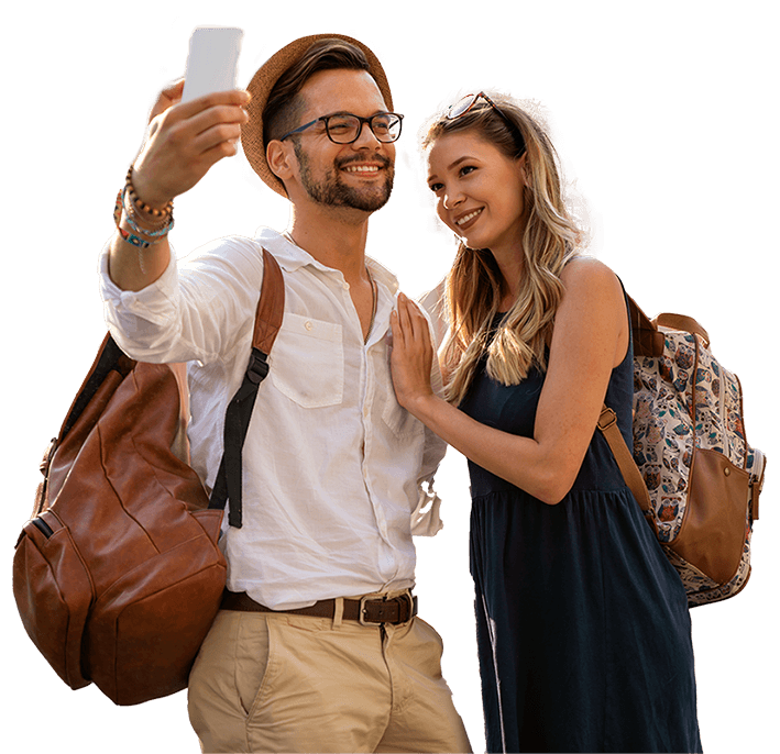 portrait-of-happy-couple-having-fun-on-vacation-p-2022-06-09-18-23-25-utc_isolated portrait-of-happy-couple-having-fun-on-vacation-p-2022-06-09-18-23-25-utc_isolated